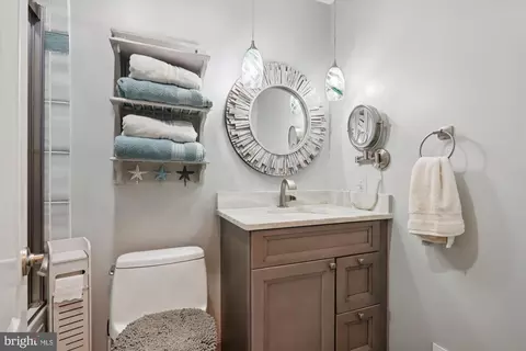 Bath - 938 Williams St # A, Edgewater, MD 21037 photo 4 of 5