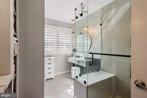 Bath - 938 Williams St # A, Edgewater, MD 21037 photo 2 of 5