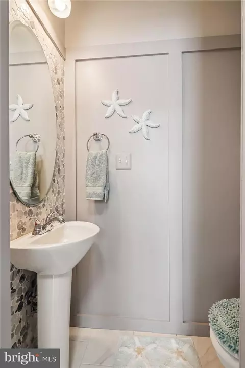 Bath - 938 Williams St # A, Edgewater, MD 21037 photo 5 of 5
