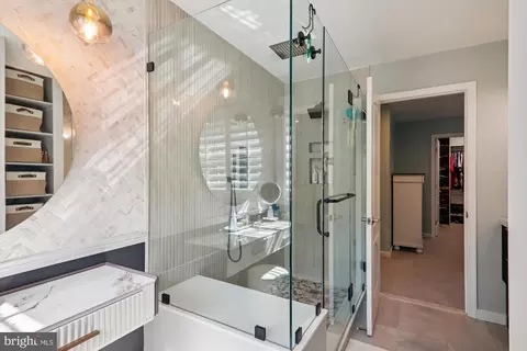 Bath - 938 Williams St # A, Edgewater, MD 21037 photo 3 of 5