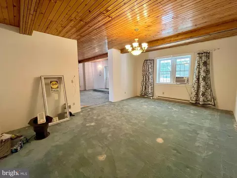 Living - 1814 Parkside Dr, Pasadena, MD 21122 photo 2 of 6