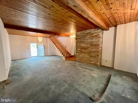 Living - 1814 Parkside Dr, Pasadena, MD 21122 photo 1 of 6
