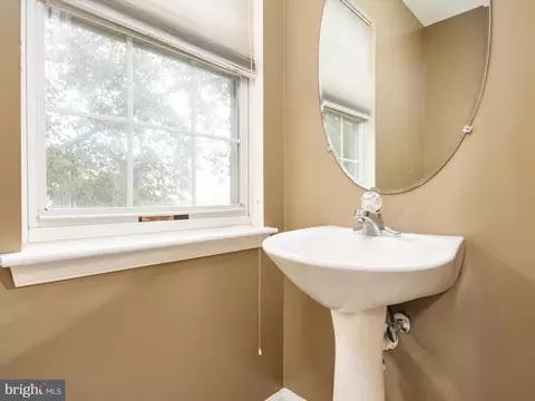 2402 Wentworth Dr, Crofton, MD 21114 photo 13