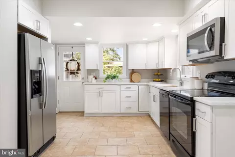 222 Magothy Rd, Pasadena, MD 21122 photo 15