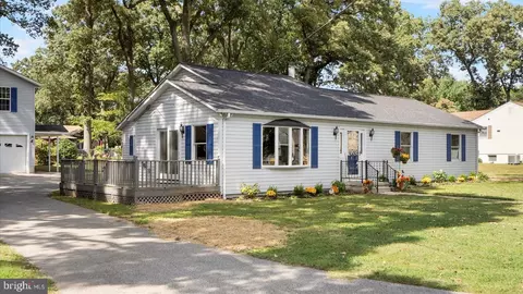 222 Magothy Rd, Pasadena, MD 21122