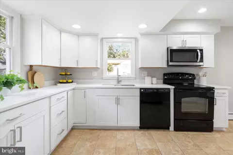 222 Magothy Rd, Pasadena, MD 21122 photo 16