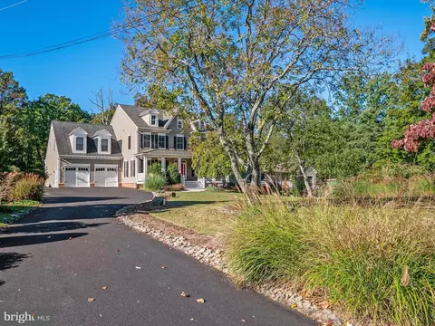 Exterior - 930 Lake Dr, Arnold, MD 21012 photo 2 of 20