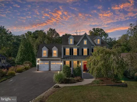930 Lake Dr, Arnold, MD 21012