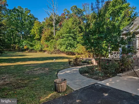 Exterior - 930 Lake Dr, Arnold, MD 21012 photo 11 of 20
