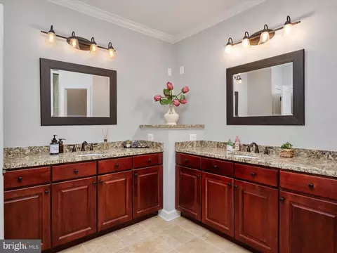 Bath - 930 Lake Dr, Arnold, MD 21012 photo 2 of 6