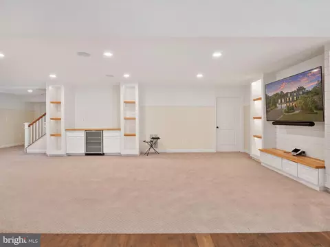 Living - 930 Lake Dr, Arnold, MD 21012 photo 3 of 3