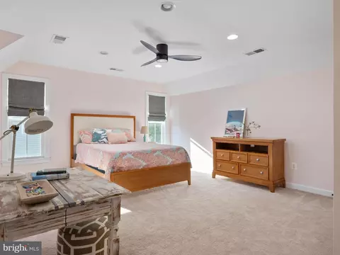 Bedroom - 930 Lake Dr, Arnold, MD 21012 photo 3 of 7