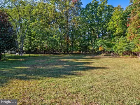 Exterior - 930 Lake Dr, Arnold, MD 21012 photo 13 of 20
