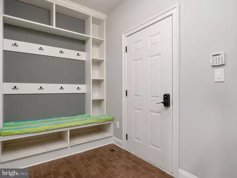 Entry Way - 930 Lake Dr, Arnold, MD 21012 photo 3 of 6