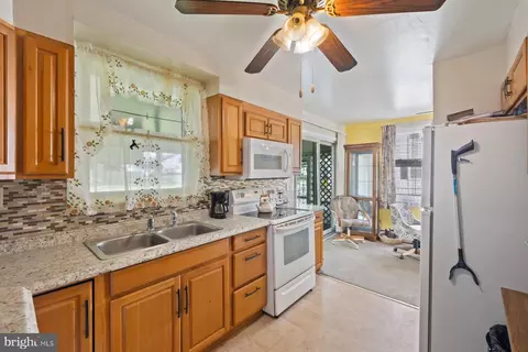 Kitchen - 488 Bruce Ave, Odenton, MD 21113 photo 3 of 3