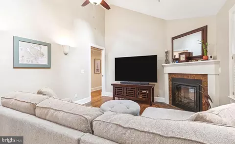 Entry Way - 9 Tolson St, Annapolis, MD 21401 photo 4 of 7