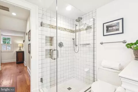 Bath - 9 Tolson St, Annapolis, MD 21401 photo 7 of 7
