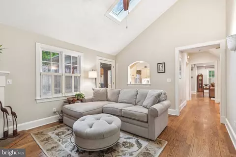 Entry Way - 9 Tolson St, Annapolis, MD 21401 photo 2 of 7