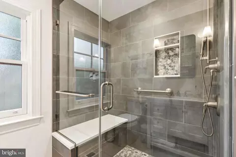Bath - 9 Tolson St, Annapolis, MD 21401 photo 3 of 7