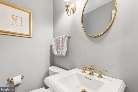 Bath - 9 Tolson St, Annapolis, MD 21401 photo 1 of 7