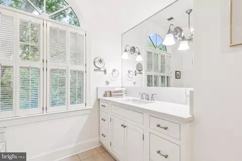 Bath - 9 Tolson St, Annapolis, MD 21401 photo 4 of 7