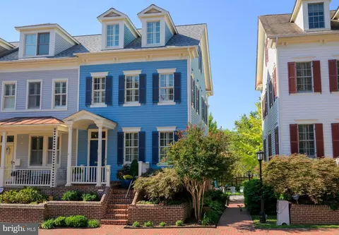 51 Richards Ln, Annapolis, MD 21401