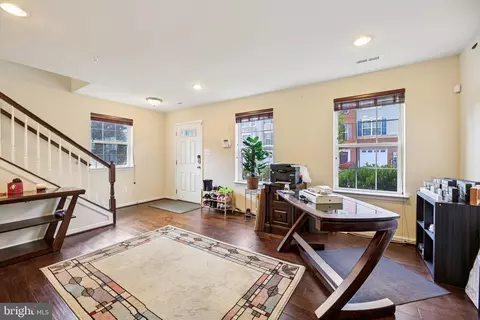 7111 River Birch Dr, Hanover, MD 21076 photo 3