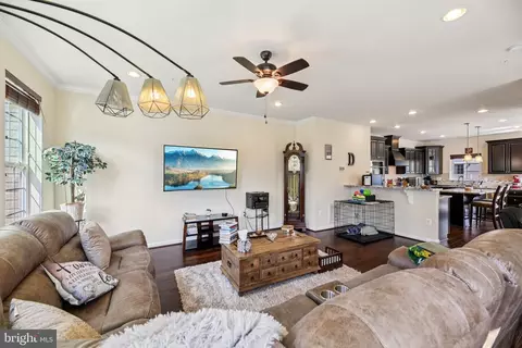 7111 River Birch Dr, Hanover, MD 21076 photo 9