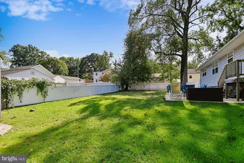 Exterior - 851 Annapolis Ave, Edgewater, MD 21037 photo 3 of 9