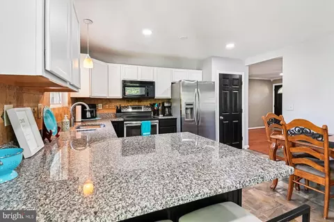 Kitchen - 851 Annapolis Ave, Edgewater, MD 21037 photo 3 of 3