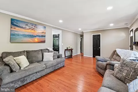 Entry Way - 851 Annapolis Ave, Edgewater, MD 21037 photo 2 of 2