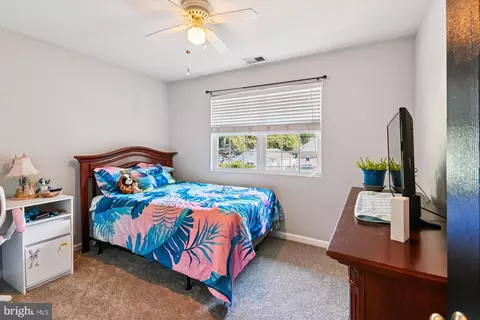 Bedroom - 851 Annapolis Ave, Edgewater, MD 21037 photo 4 of 7