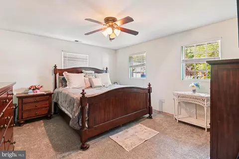 Bedroom - 851 Annapolis Ave, Edgewater, MD 21037 photo 1 of 7