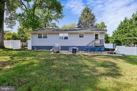 Exterior - 851 Annapolis Ave, Edgewater, MD 21037 photo 4 of 9
