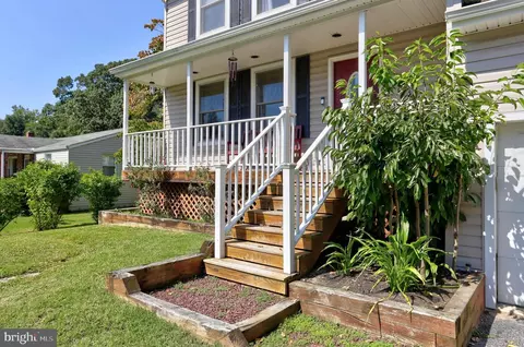 8173 Forest Glen Dr, Pasadena, MD 21122 photo 2