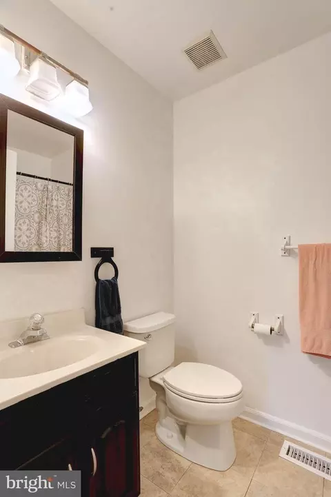 8173 Forest Glen Dr, Pasadena, MD 21122 photo 20