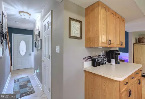 8173 Forest Glen Dr, Pasadena, MD 21122 photo 9