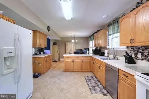 8173 Forest Glen Dr, Pasadena, MD 21122 photo 8