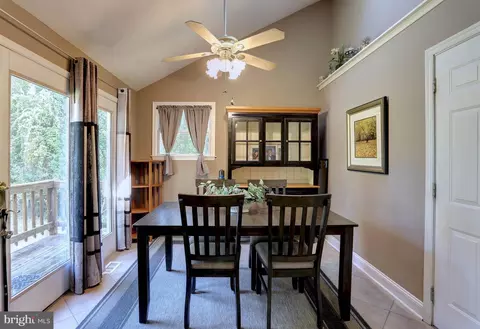 8173 Forest Glen Dr, Pasadena, MD 21122 photo 5