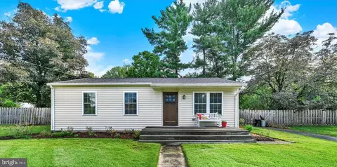 8235 Reece Heights Dr, Severn, MD 21144