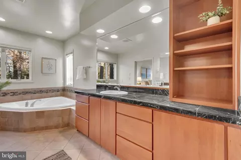 Bath - 1815 Millridge Ct, Annapolis, MD 21409 photo 3 of 10