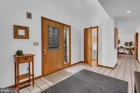 Entry Way - 1815 Millridge Ct, Annapolis, MD 21409 photo 3 of 5