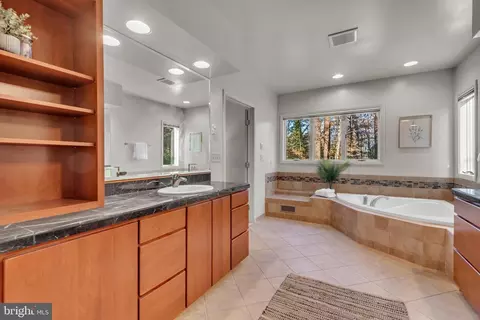 Bath - 1815 Millridge Ct, Annapolis, MD 21409 photo 4 of 10