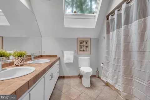 Bath - 1815 Millridge Ct, Annapolis, MD 21409 photo 8 of 10