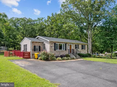 Exterior - 7880 Belhaven Ave, Pasadena, MD 21122 photo 5 of 9