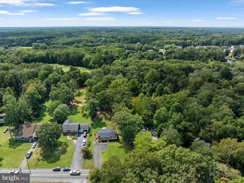 View/Area - 7880 Belhaven Ave, Pasadena, MD 21122 photo 3 of 10