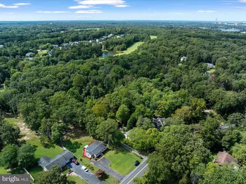 View/Area - 7880 Belhaven Ave, Pasadena, MD 21122 photo 5 of 10