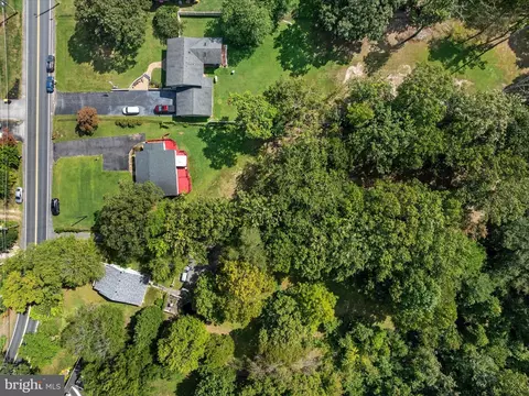 View/Area - 7880 Belhaven Ave, Pasadena, MD 21122 photo 4 of 10