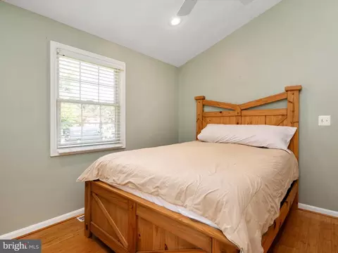Bedroom - 7880 Belhaven Ave, Pasadena, MD 21122 photo 2 of 5