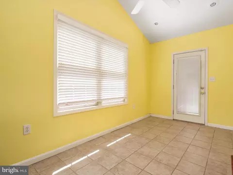 Entry Way - 7880 Belhaven Ave, Pasadena, MD 21122 photo 2 of 3